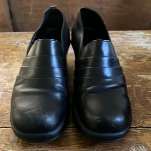 Dansko Black Slip-On Heels / Size 40
